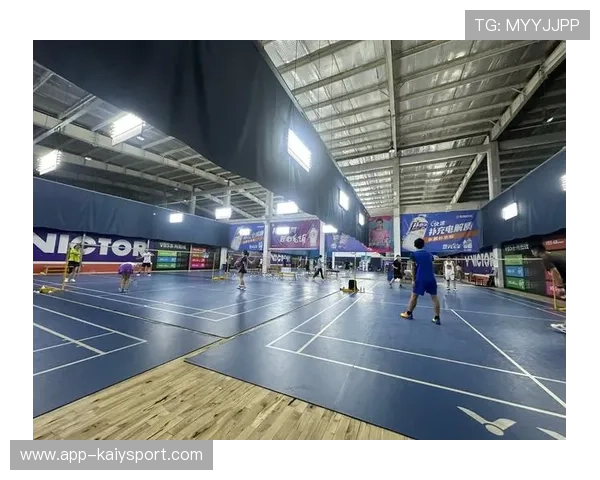 羽毛球馆早晚时段满场现象凸显大众参与热情,羽毛球场几点关门 羽毛球馆早晚时段满场现象凸显大众参与热情,羽毛球场几点关门